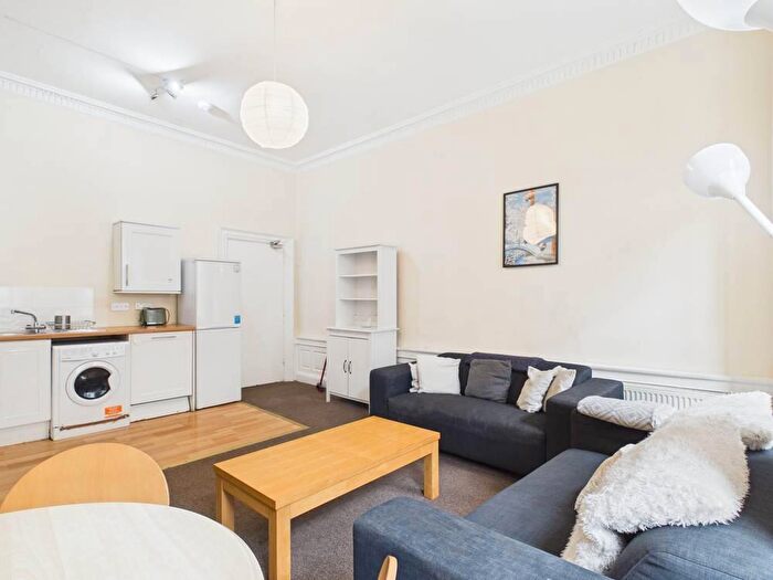 4 Bedroom Apartment To Rent In South College Street, Old Town, Edinburgh, EH8