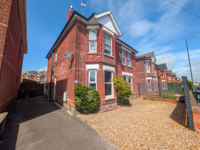 2 Bedroom Flat For Sale In Heron Court Road, Bournemouth, BH3