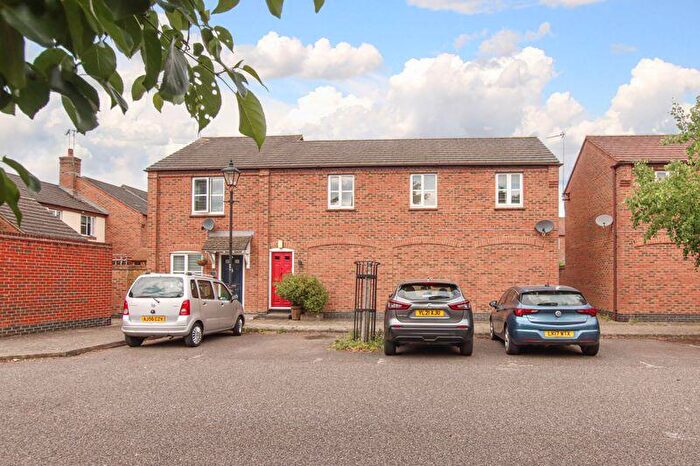1 Bedroom Maisonette To Rent In Shereway, Aylesbury, HP19