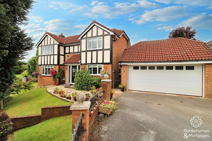 4 Bedroom Detached House For Sale In Lawrence Close, Rochdale, OL12