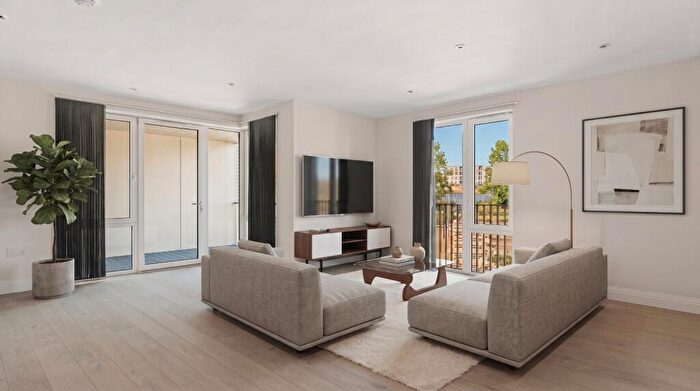 2 Bedroom Flat For Sale In Royal Engineers Way, Mill Hill East, NW7