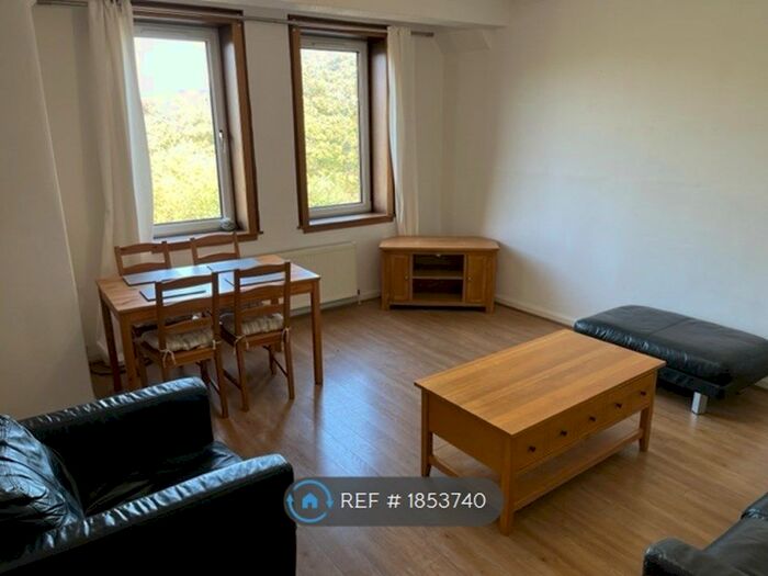 3 Bedroom Flat To Rent In Gorgie Road, Edinburgh, EH11
