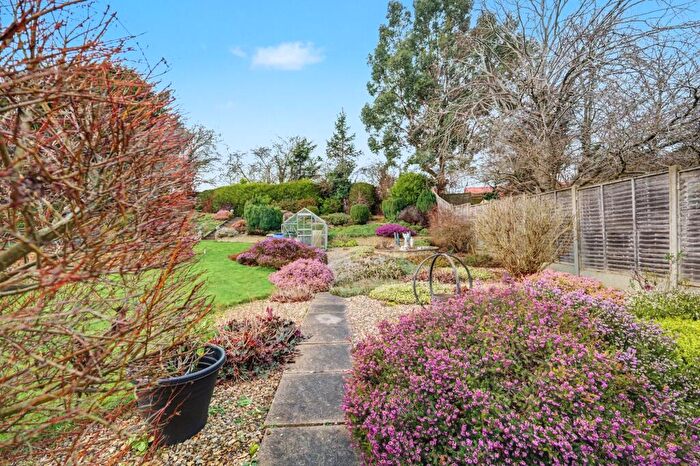 3 Bedroom Detached House For Sale In Westmorland Drive, Desborough, NN14