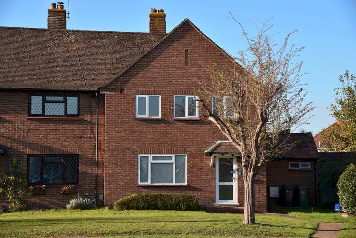 3 Bedroom End Of Terrace House To Rent In Medlar Close, Guildford, GU1