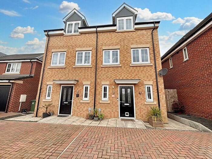 3 Bedroom Semi-Detached House For Sale In Errington Way, Bedlington, NE22