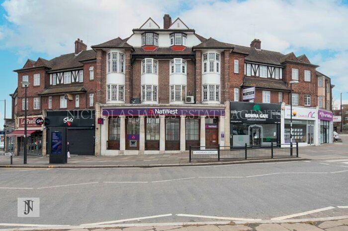 3 Bedroom Flat To Rent In Tudor Way, Southgate, London, N14