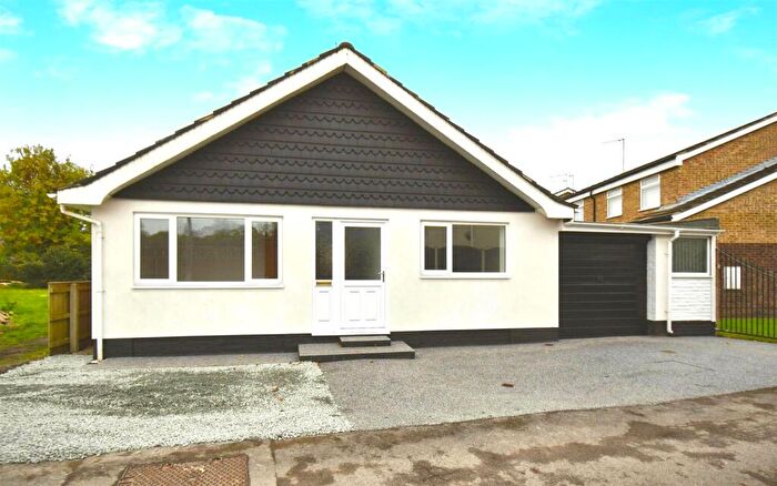 3 Bedroom Detached Bungalow For Sale In Leads Road, Hull, HU7