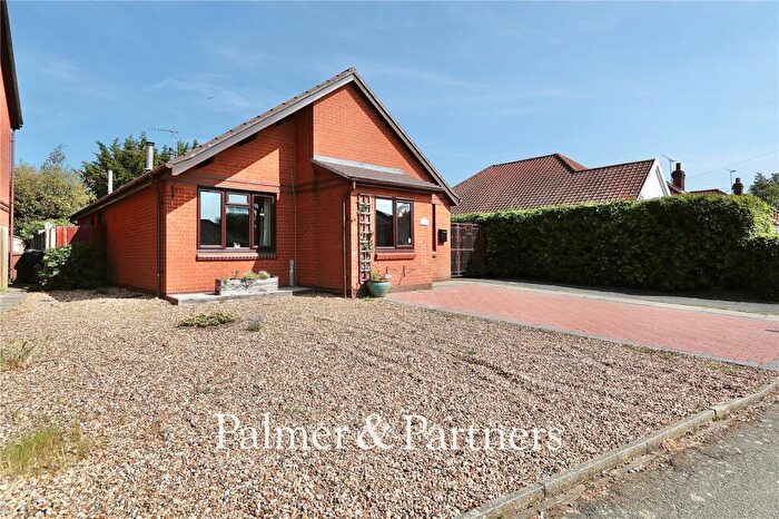 2 Bedroom Bungalow For Sale In Sidegate Lane, Ipswich, Suffolk, IP4