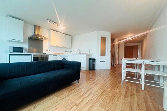 1 Bedroom Apartment To Rent In Marco Island, Huntingdon Street, NG1