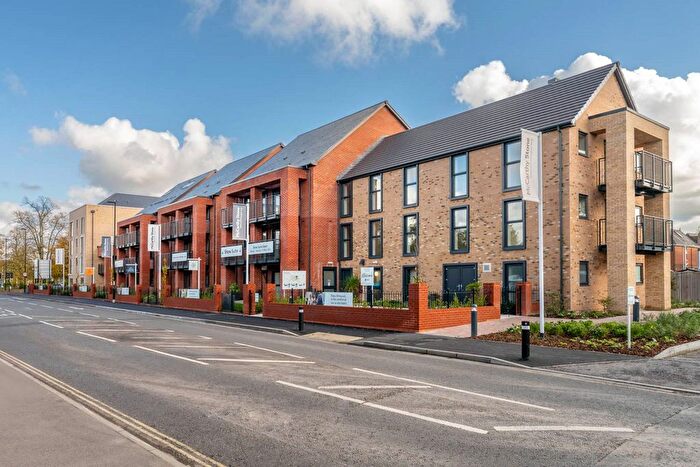 2 Bedroom Flat For Sale In Banister Road, Southampton, Hampshire, SO15