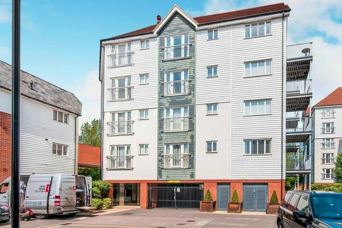 2 Bedroom Flat To Rent In Westwood Drive, Canterbury, CT2