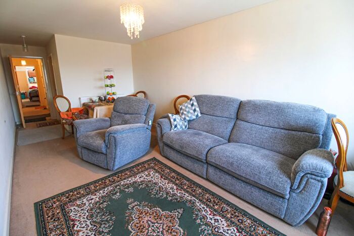 1 Bedroom Flat For Sale In High Street, Cosham, Portsmouth, PO6