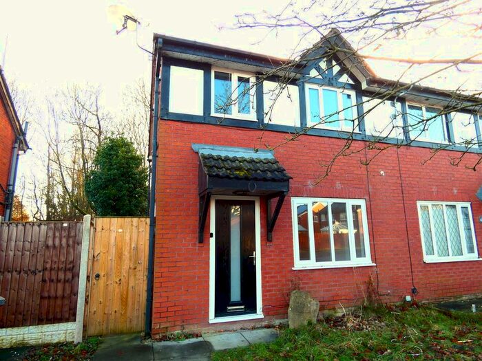 3 Bedroom Semi Detached House To Rent In Larchwood, Ashton-On-Ribble, Preston, PR2