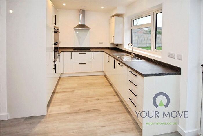 5 Bedroom Semi-Detached House To Rent In Heronscroft, Bedford, Bedfordshire, MK41