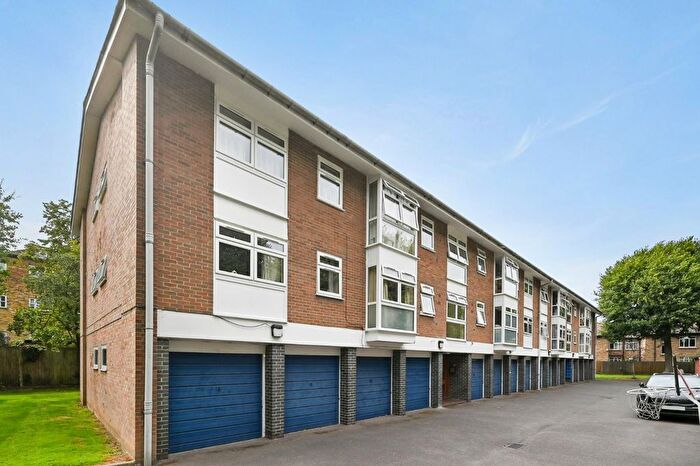 2 Bedroom Flat For Sale In Harriers Close, London, W5