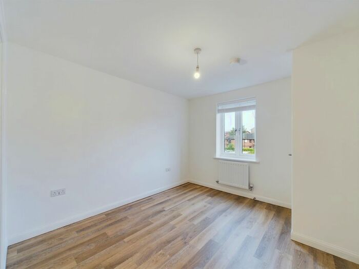2 Bedroom Flat To Rent In Ridge Close, Cheltenham, Gloucestershire, GL52