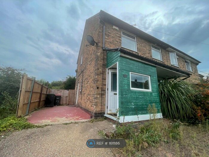 2 Bedroom Semi-Detached House To Rent In Lime Tree Road, Hucknall, Nottingham, NG15