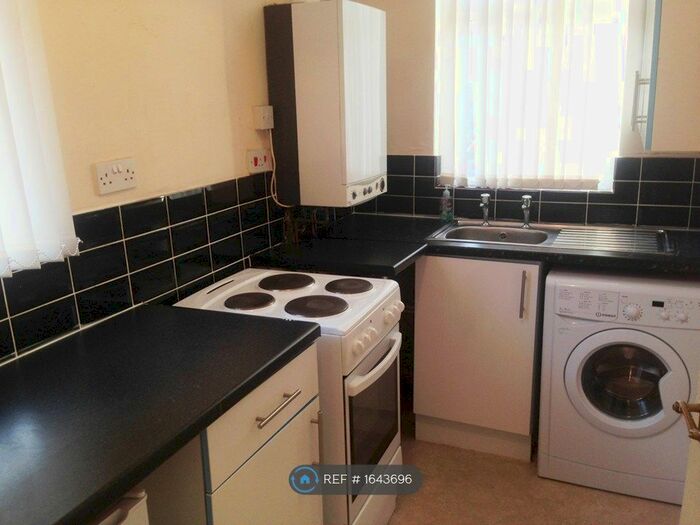 2 Bedroom Flat To Rent In Russian Avenue, Liverpool, L13