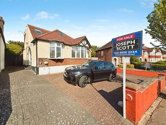 4 Bedroom Detached Bungalow For Sale In Stoneyfields Gardens, Edgware, HA8