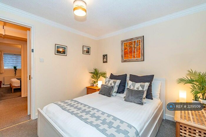 2 Bedroom Flat To Rent In East Parkside, Edinburgh, EH16