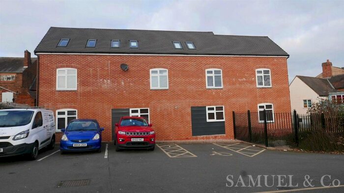 1 Bedroom Flat To Rent In One Bedroom Spacious Flat Market Place, Willenhall, WV13