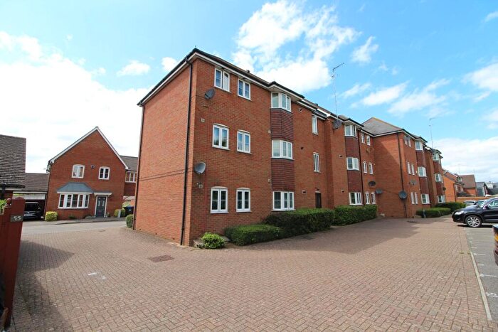 2 Bedroom Apartment For Sale In Hopton Grove, Newport Pagnell, MK16