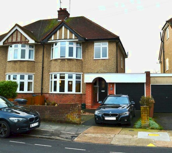 3 Bedroom Semi-Detached House To Rent In Oaklands Crescent, Old Moulsham, Chelmsford, CM2