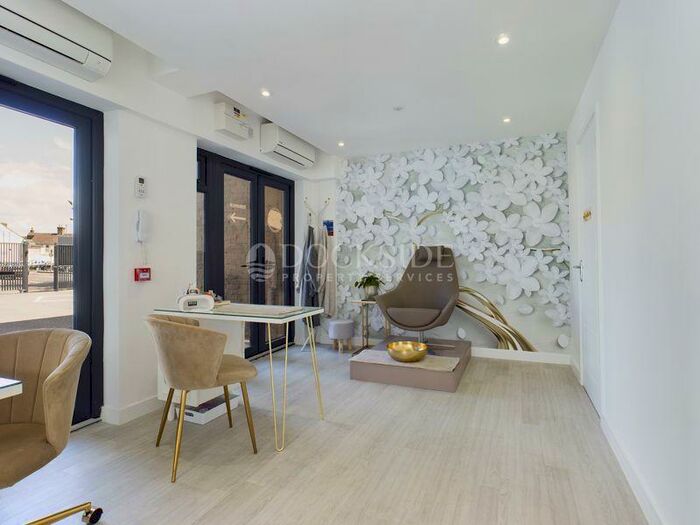 Commercial Property To Rent In Grove Road, Rochester, ME2