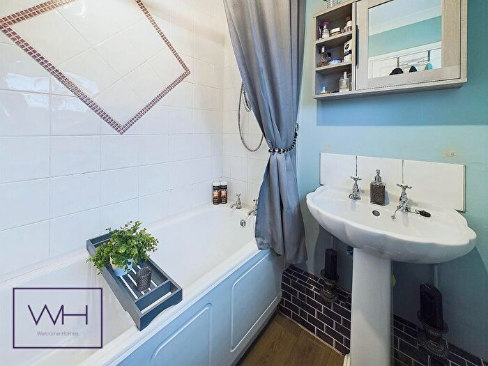 3 Bedroom Terraced House For Sale In Stonehill Rise, Scawthorpe, Doncaster, DN5