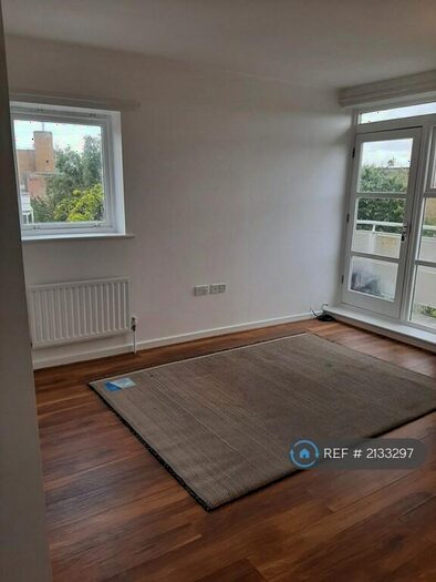 1 Bedroom Flat To Rent In St. Georges Way, London, SE15
