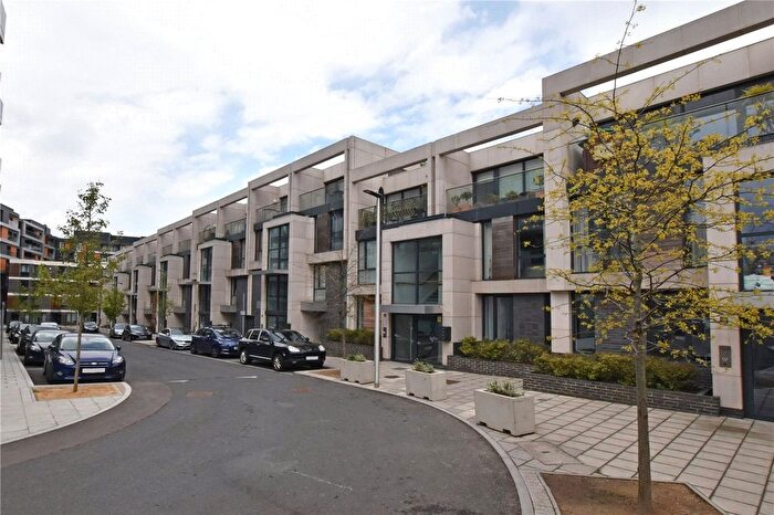3 Bedroom Flat For Sale In Hawthorne Crescent, Greenwich, London, SE10