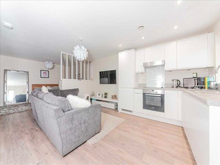 1 Bedroom Apartment For Sale In Guildgate House, High Street, Crowthorne, Berkshire, RG45
