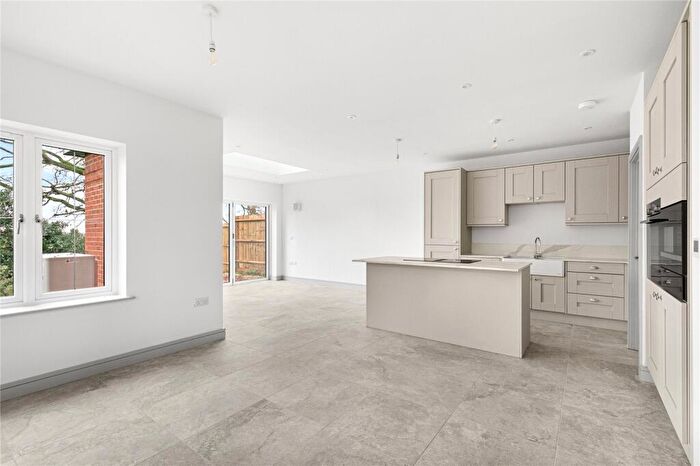 4 Bedroom Detached House For Sale In London Road, Binfield, Bracknell, Berkshire, RG42