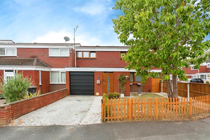 4 Bedroom End Of Terrace House For Sale In Fulbrook Close, Redditch, B98