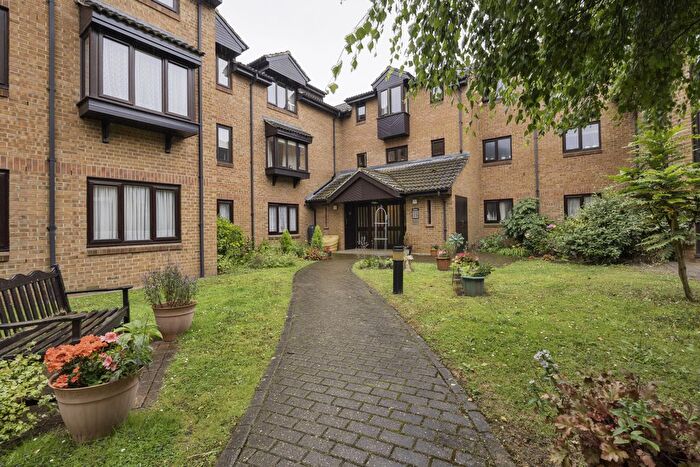 1 Bedroom Flat To Rent In Fairfield Court, Northwood Hills, HA6
