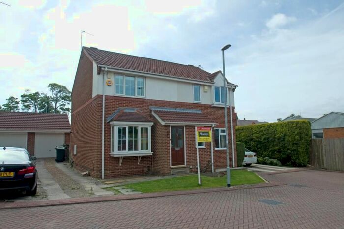 2 Bedroom Semi-Detached House To Rent In The Wickets, Meanwood, Leeds LS6