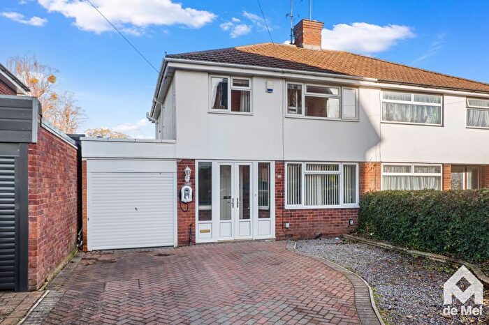 3 Bedroom Semi Detached House For Sale In Hayes Road, Cheltenham, GL52