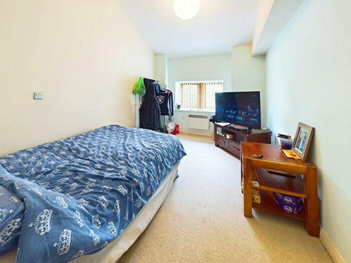 2 Bedroom Apartment For Sale In Towpath House, Canal Road, Riddlesden, Keighley, BD20