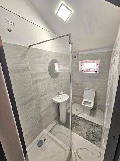 2 Bedroom Block Of Apartments For Sale In Stockport Road West, Bredbury, Stockport, SK6