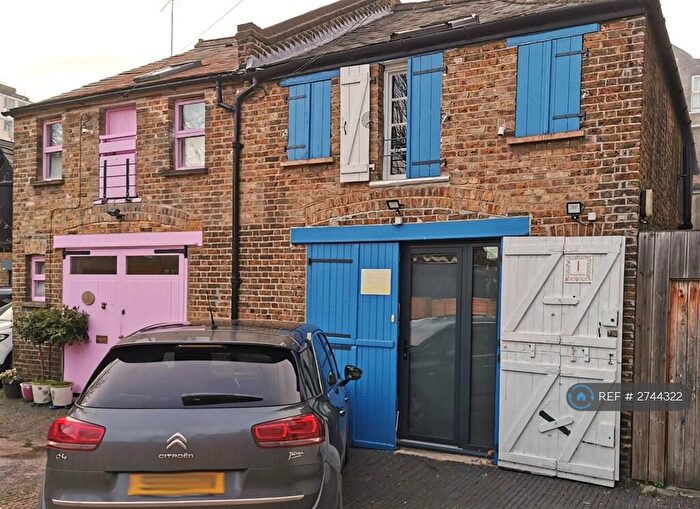 2 Bedroom Semi-Detached House To Rent In Florist Mews, London, SE6