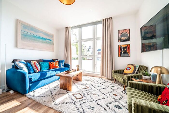 1 Bedroom Flat For Sale In Radnor Road, Twickenham, TW1