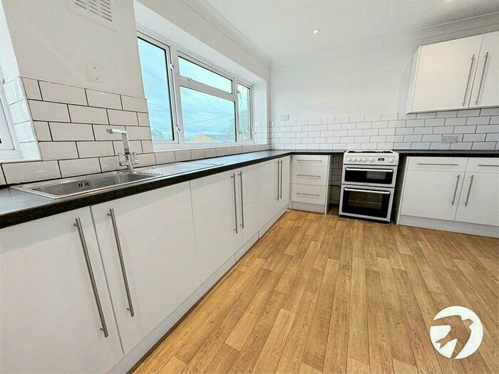 4 Bedroom Terraced House To Rent In Hawbeck Road, Gillingham, Kent, ME8