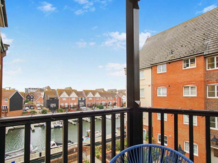 2 Bedroom Flat For Sale In Daytona Quay, Eastbourne, BN23