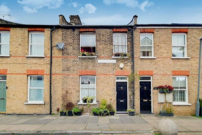 3 Bedroom Terraced House To Rent In Cahir Street, Isle Of Dogs, London, E14