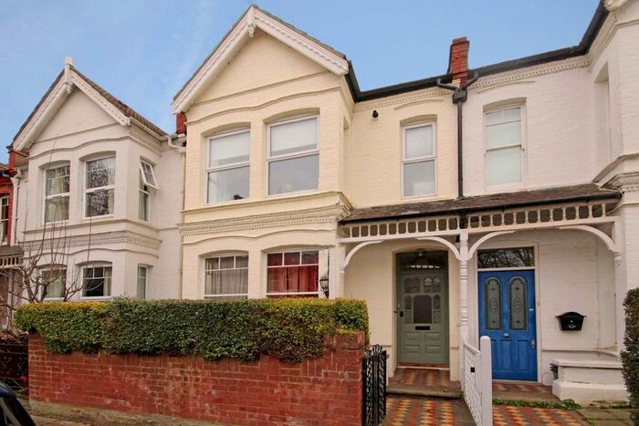 4 Bedroom Property To Rent In Compton Crescent, London, W4