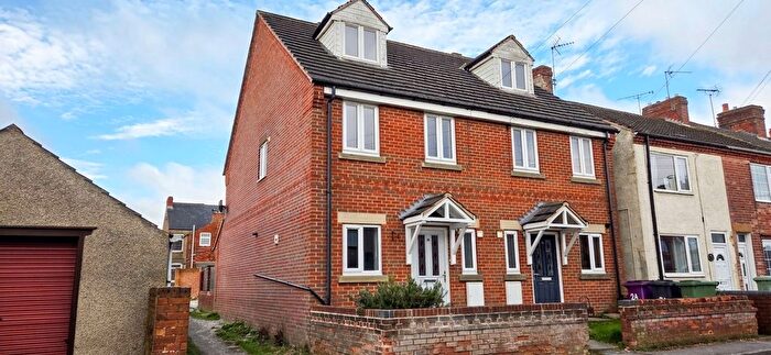 4 Bedroom Semi-Detached House To Rent In Addison Street, Tibshelf, DE55