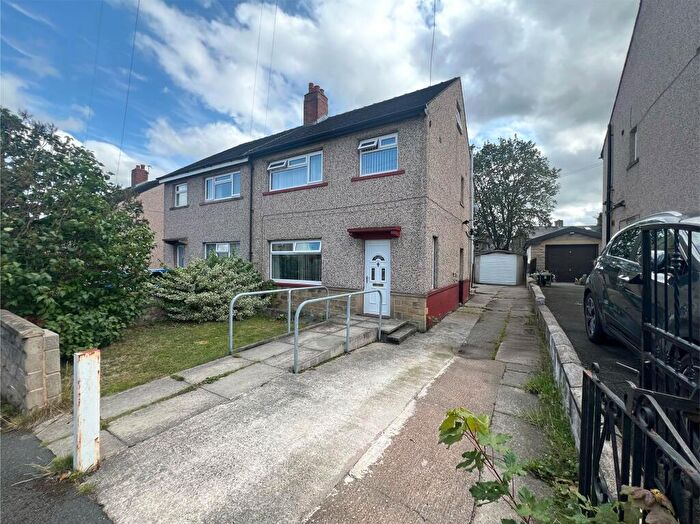 4 Bedroom Semi-Detached House For Sale In Long Grove Avenue, Huddersfield, HD5