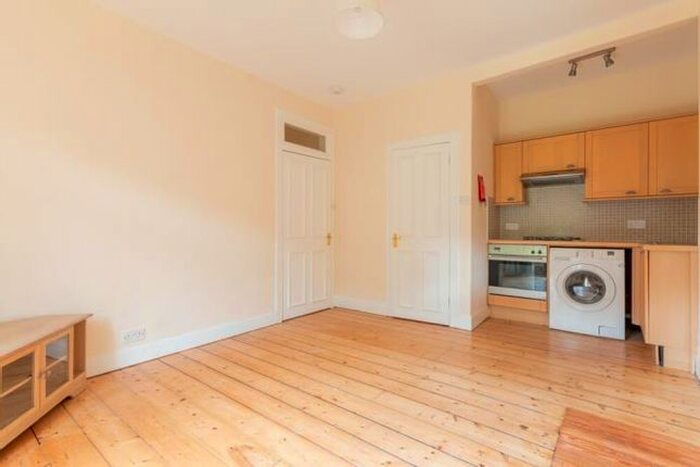 1 Bedroom Flat To Rent In Leslie Place, Edinburgh, EH4
