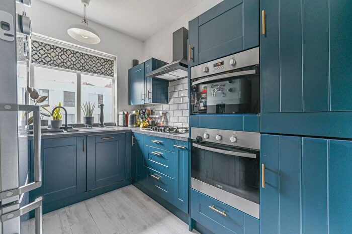 2 Bedroom Flat For Sale In Norbury Crescent, Norbury, London, SW16