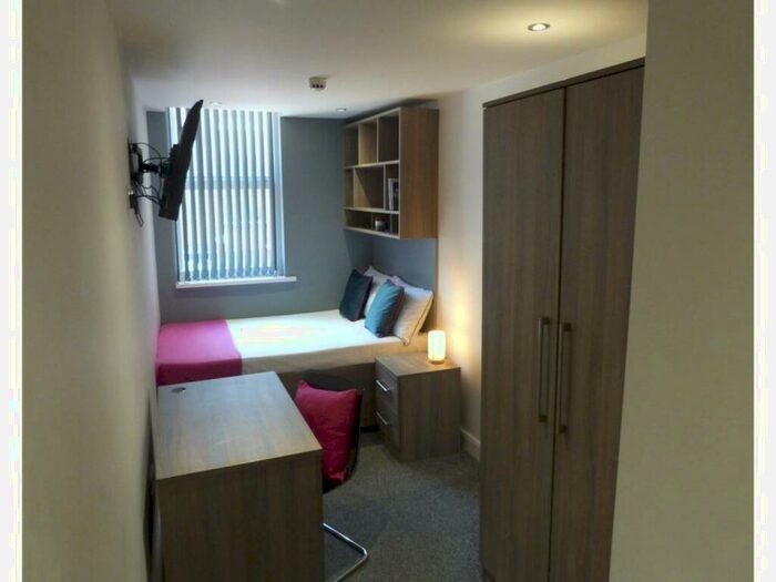 3 Bedroom Flat To Rent In Church Street, Ormskirk, L39